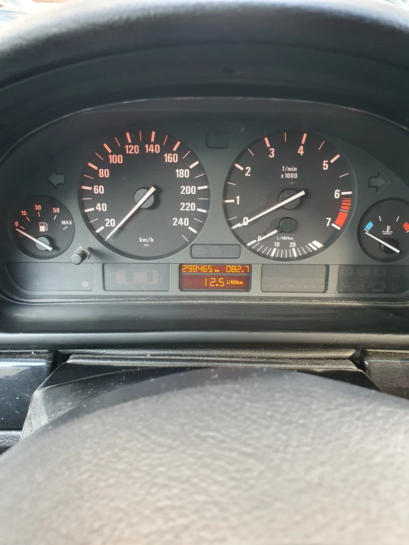 BMW 525 i, снимка 11 - Автомобили и джипове - 51919023