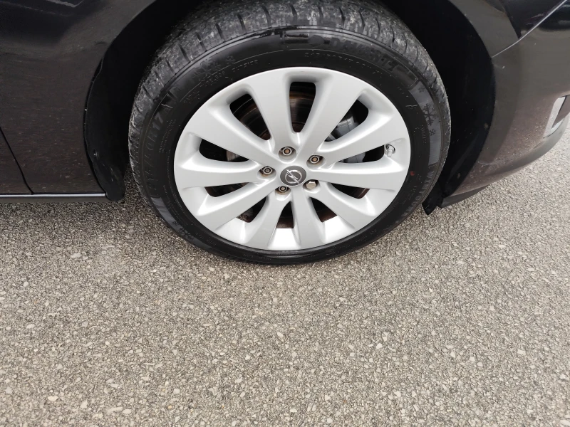 Opel Astra 1.4i* Turbo ГАЗОВА УРЕДБА* LED* NAVI* EURO6B* , снимка 15 - Автомобили и джипове - 52671595