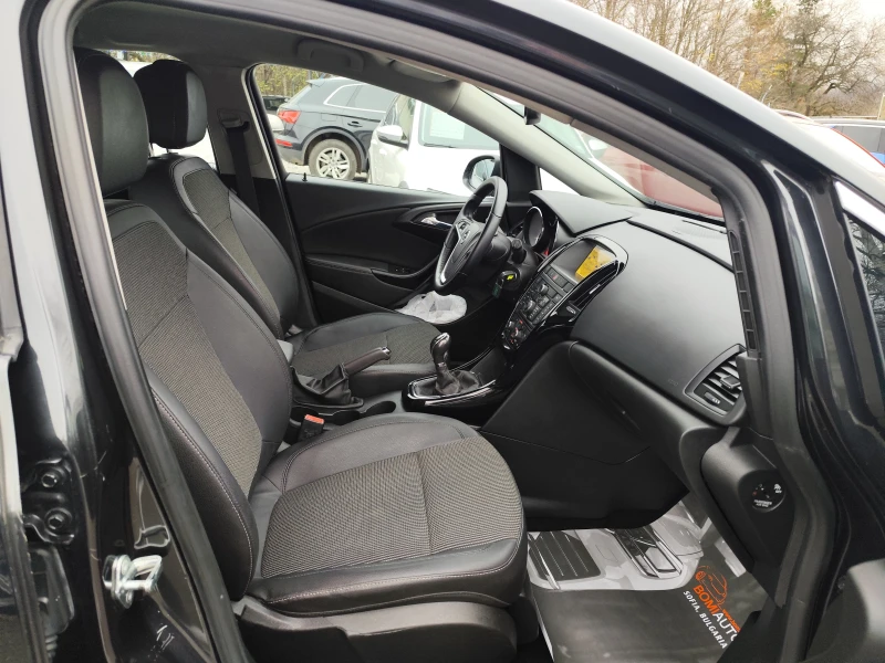 Opel Astra 1.4i* Turbo ГАЗОВА УРЕДБА* LED* NAVI* EURO6B* , снимка 11 - Автомобили и джипове - 52671595