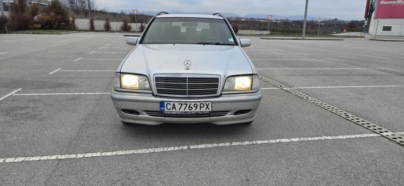 Mercedes-Benz C 200, снимка 2 - Автомобили и джипове - 52811458