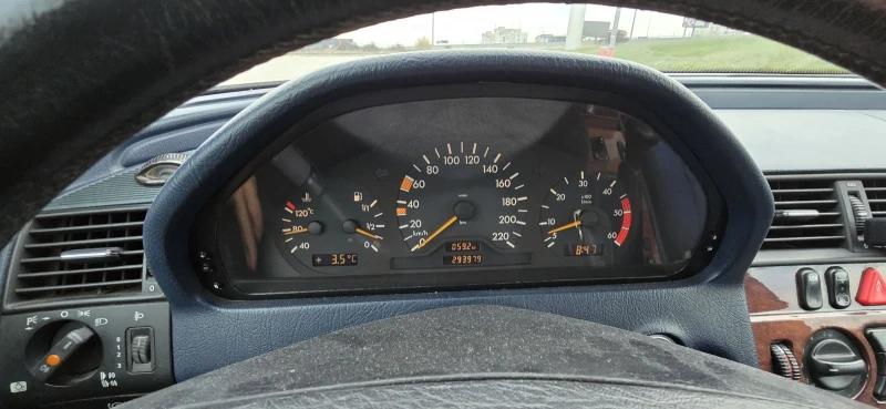 Mercedes-Benz C 200, снимка 11 - Автомобили и джипове - 52811458