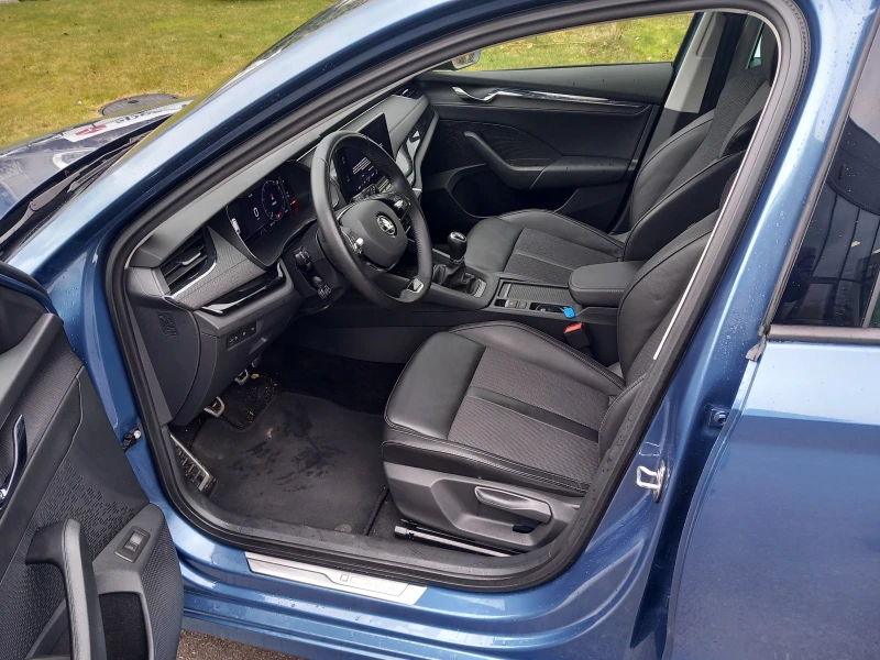 Skoda Octavia 1.5 TSI/M-HEV/6MT, снимка 6 - Автомобили и джипове - 53021239