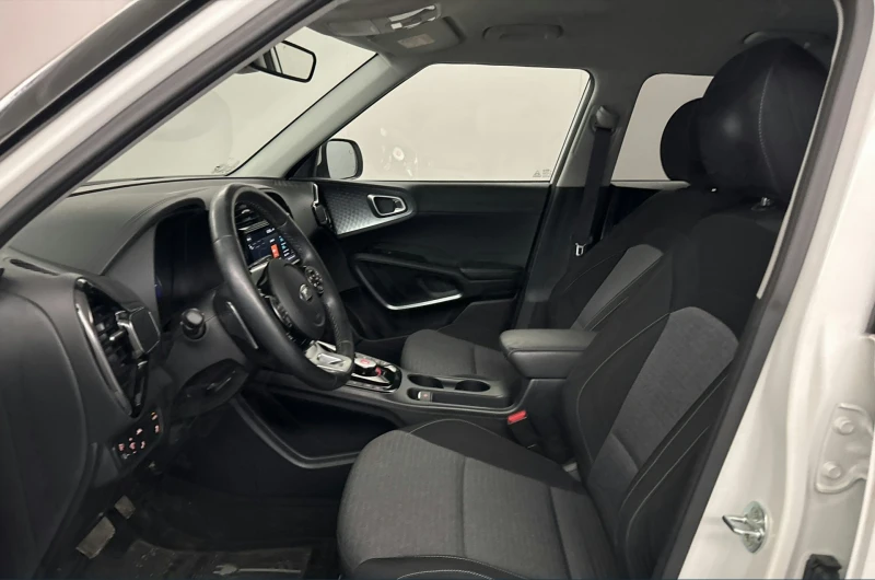 Kia Soul e-Soul 64 kWh (204кс) КАТО НОВА, снимка 6 - Автомобили и джипове - 53457360