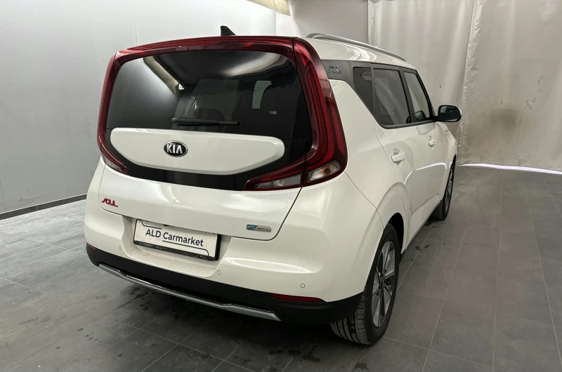 Kia Soul e-Soul 64 kWh (204кс) КАТО НОВА, снимка 4 - Автомобили и джипове - 53457360