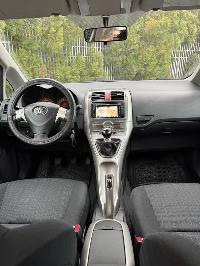 Toyota Auris, снимка 5 - Автомобили и джипове - 48222701