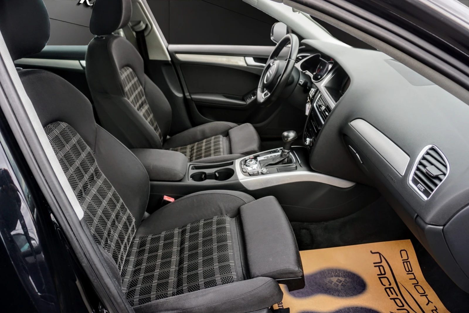 Audi A4 AVANT 2.0TDI MULTITRONIC, снимка 14 - Автомобили и джипове - 26909468