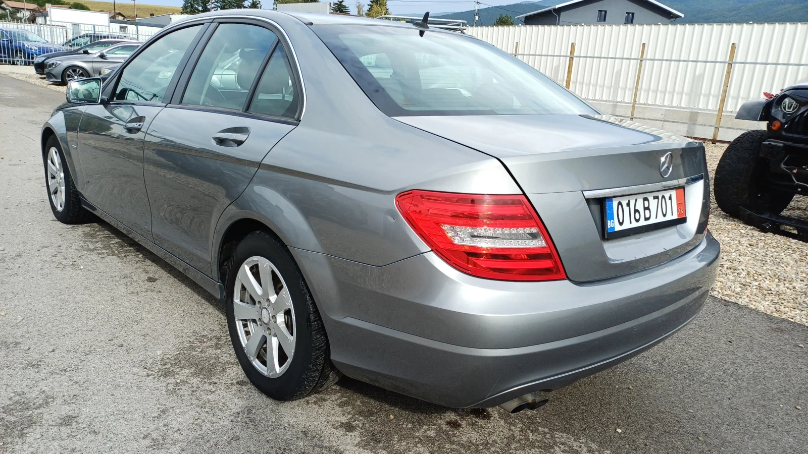Mercedes-Benz C 200 Facelift Автоматик - изображение 7