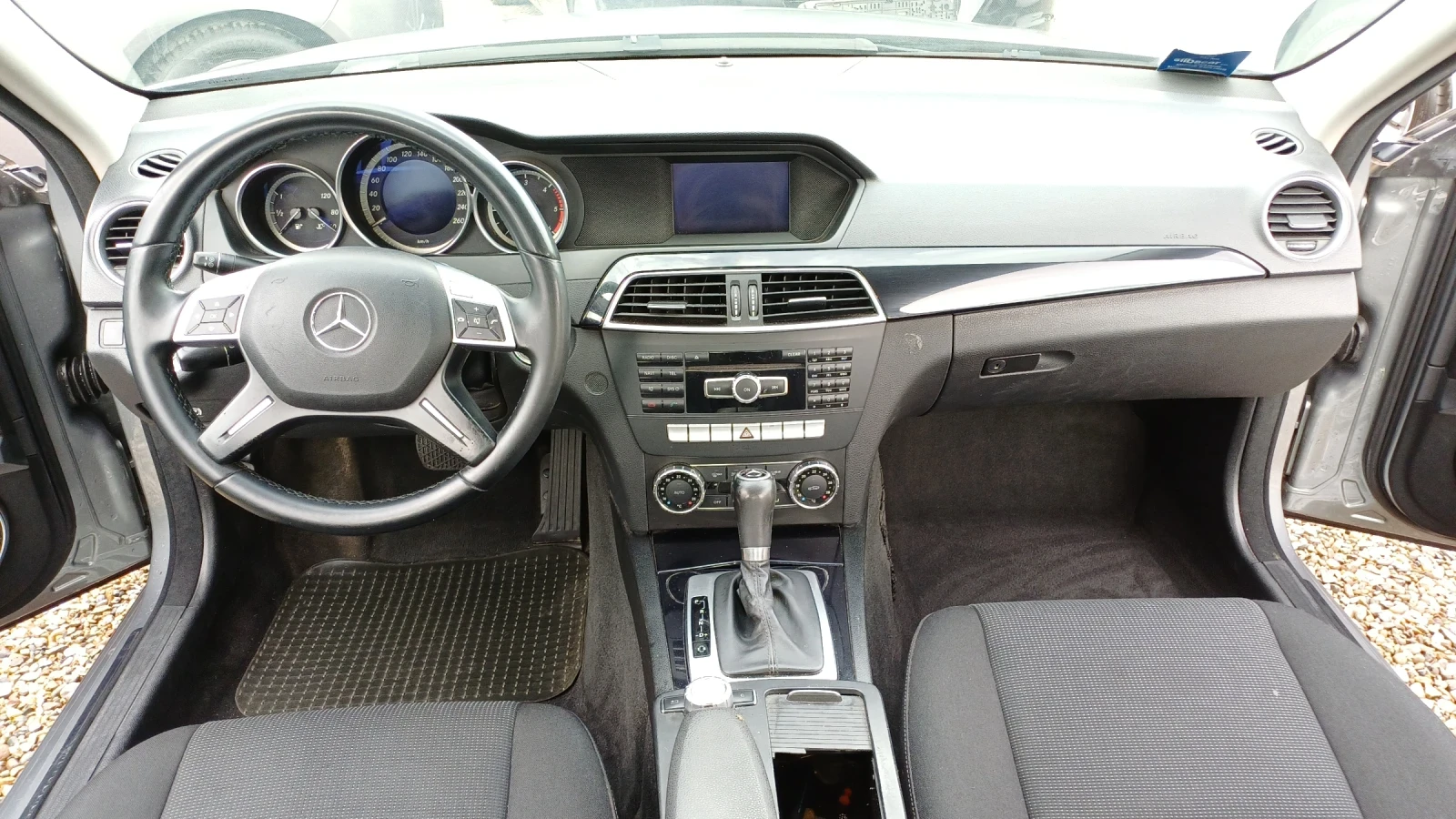 Mercedes-Benz C 200 Facelift Автоматик - изображение 8