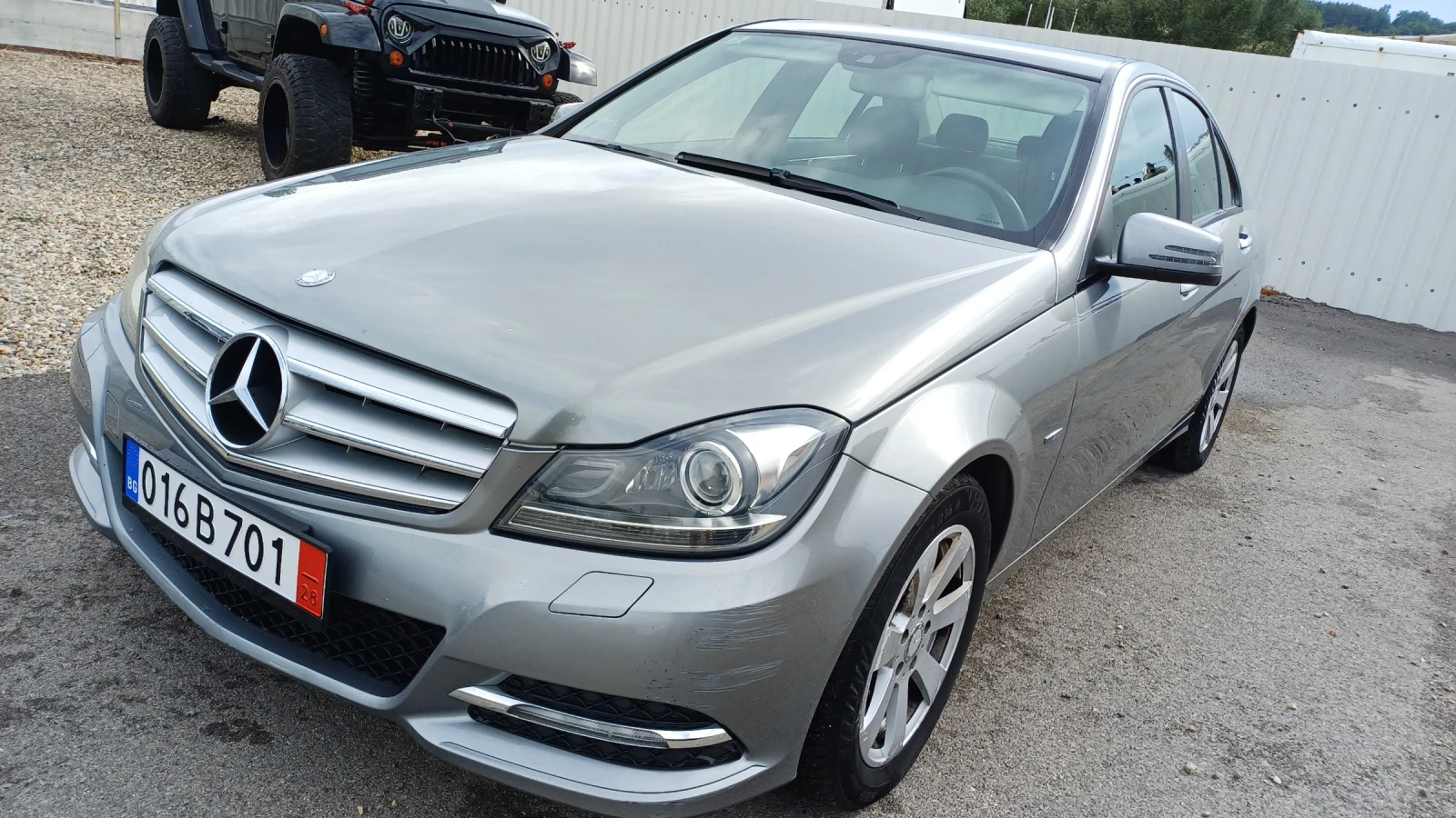Mercedes-Benz C 200 Facelift Автоматик - изображение 4