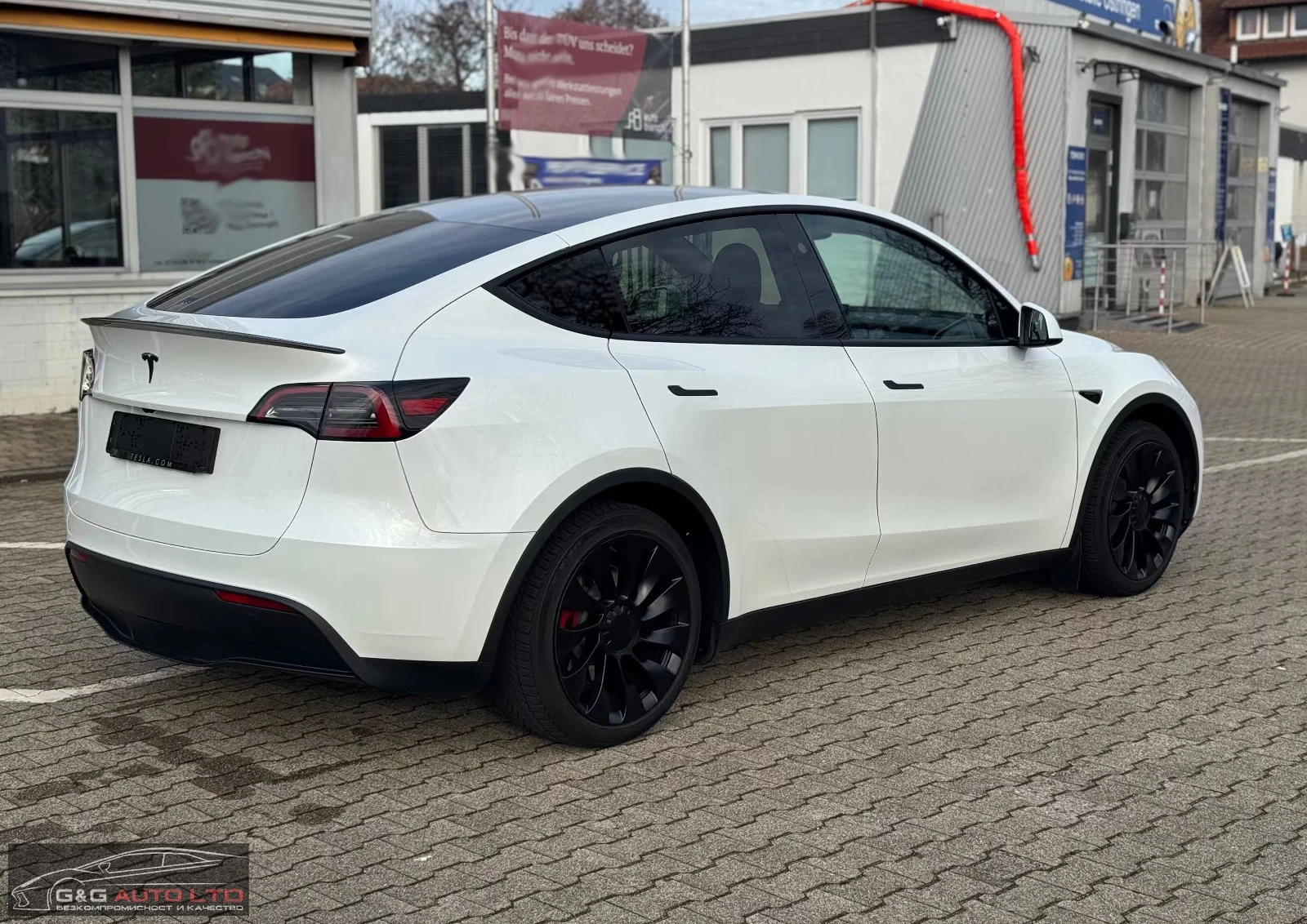Tesla Model Y RWD/299HP/PANO/360/HUD/MEMO/DIGI/L.ASSIST/649g - изображение 6