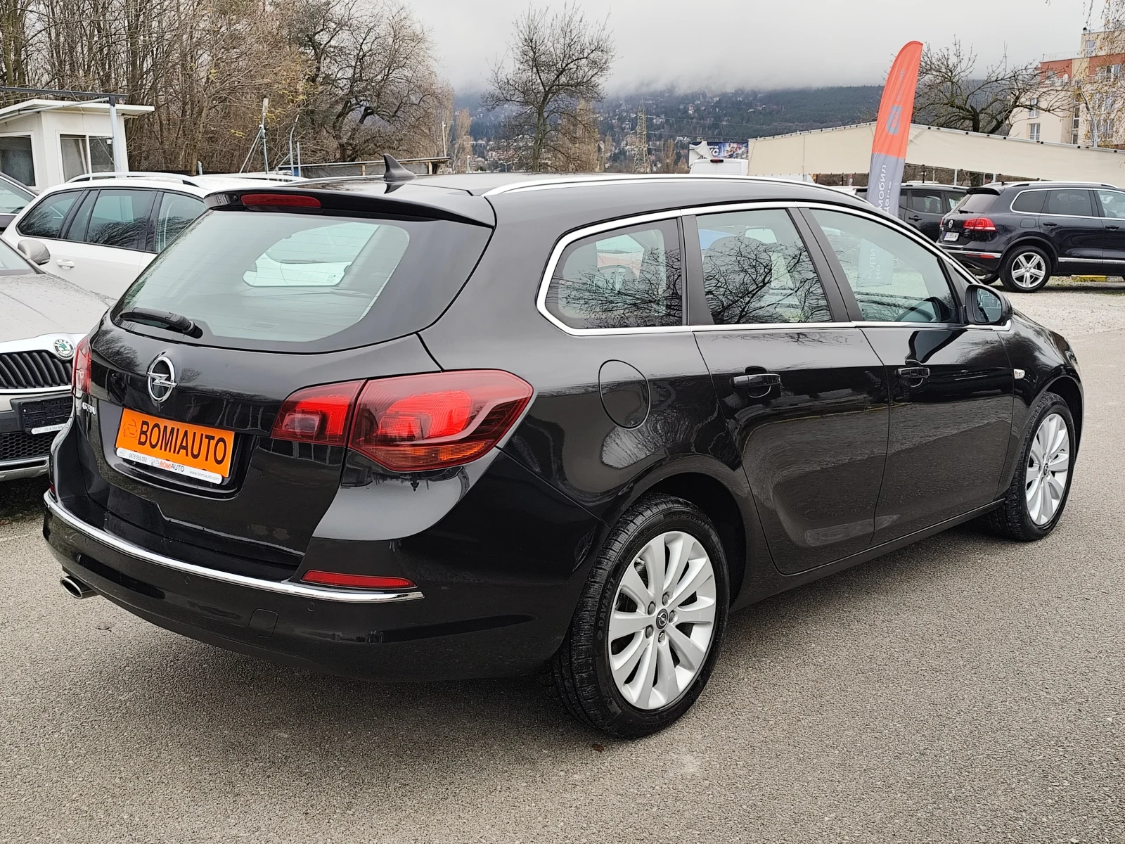Opel Astra 1.4i* Turbo ГАЗОВА УРЕДБА* LED* NAVI* EURO6B*  - изображение 4