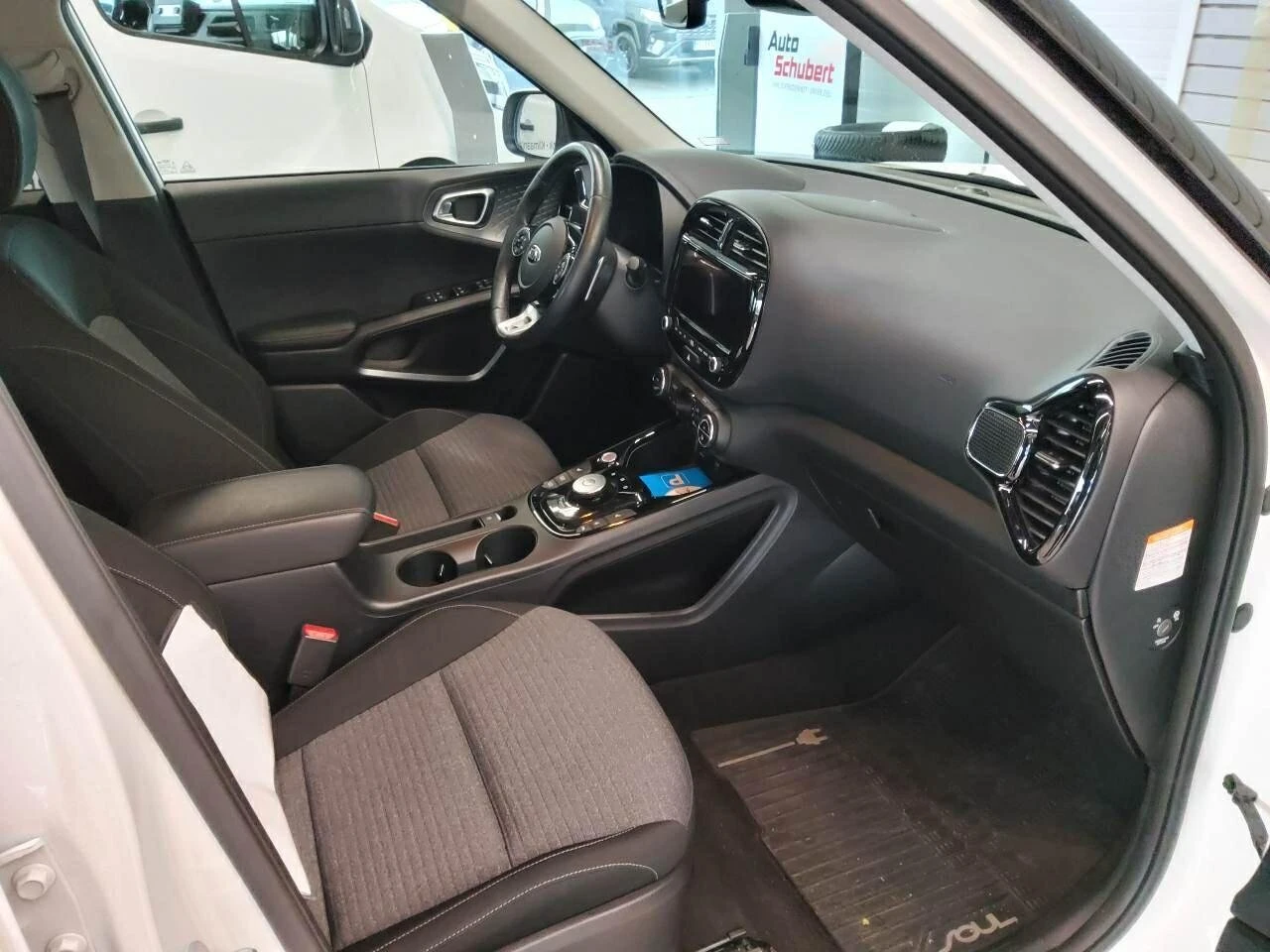 Kia Soul e-Soul 64 kWh (204��) ���� ���� | Mobile.bg � ����������� 9