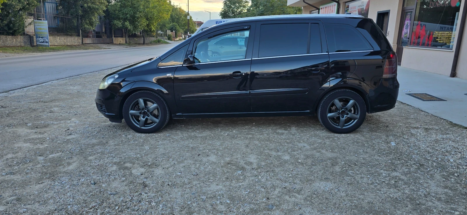 Opel Zafira, снимка 15 - Автомобили и джипове - 54139778