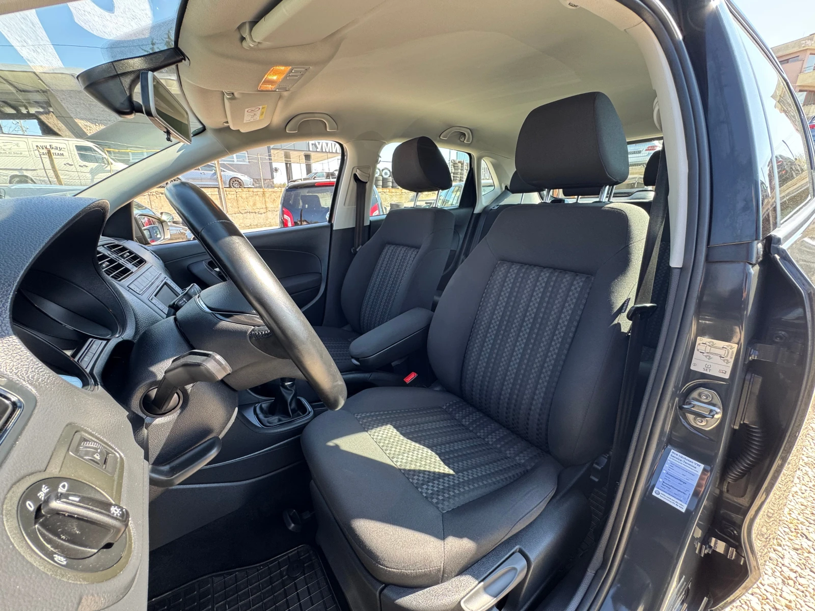 VW Polo ЕURO-6, снимка 8 - Автомобили и джипове - 54144734