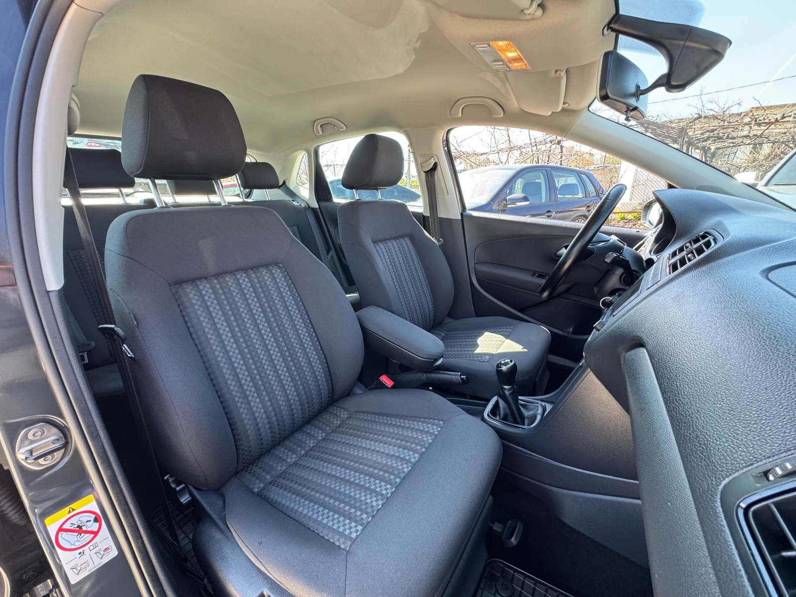 VW Polo ЕURO-6, снимка 10 - Автомобили и джипове - 54144734