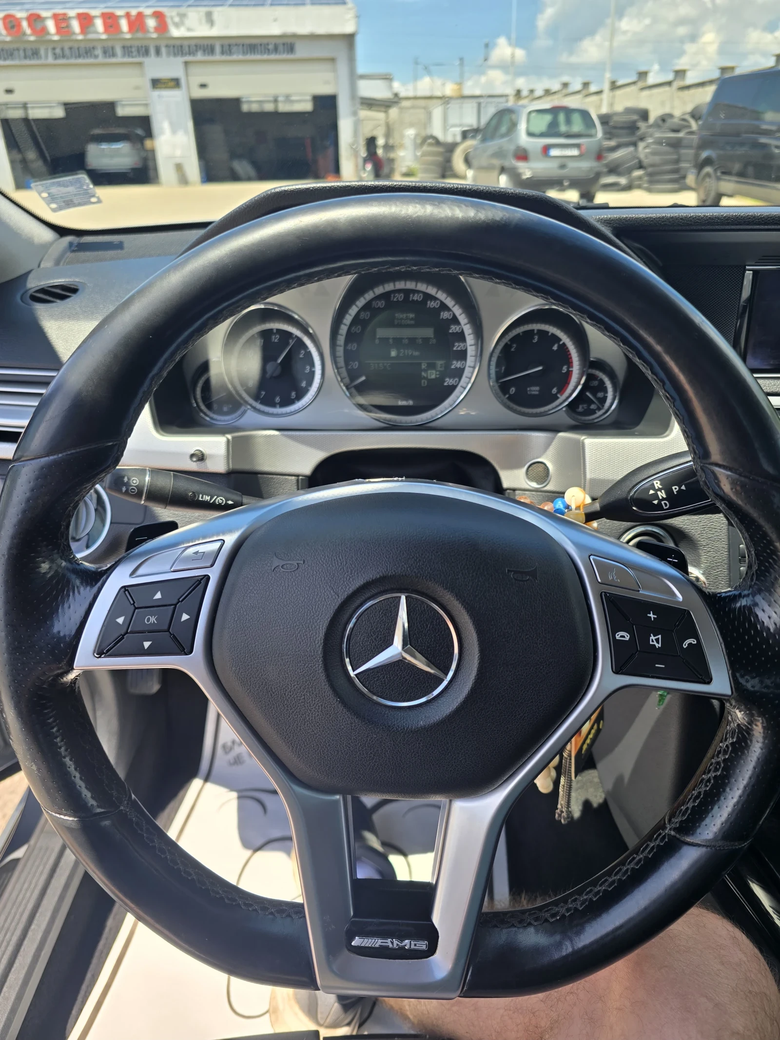 Mercedes-Benz E 300 Амг пакет, снимка 9 - Автомобили и джипове - 54819906