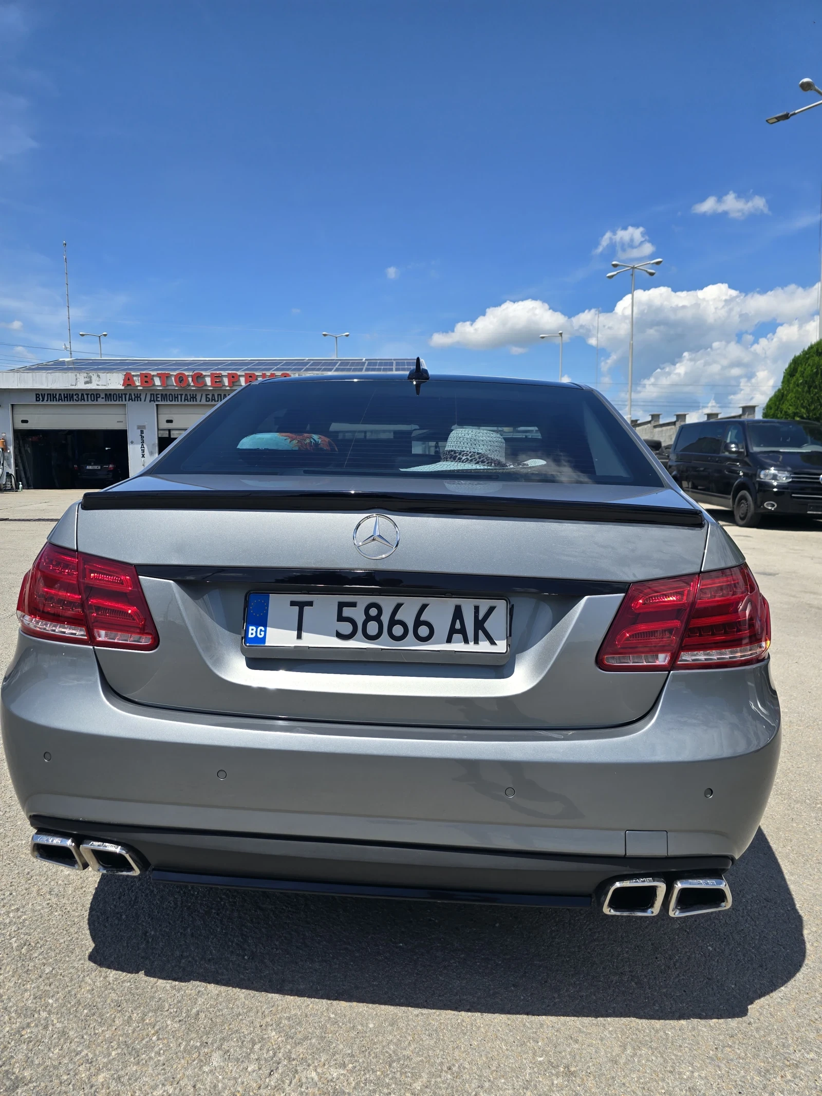 Mercedes-Benz E 300 Амг пакет, снимка 11 - Автомобили и джипове - 54819906