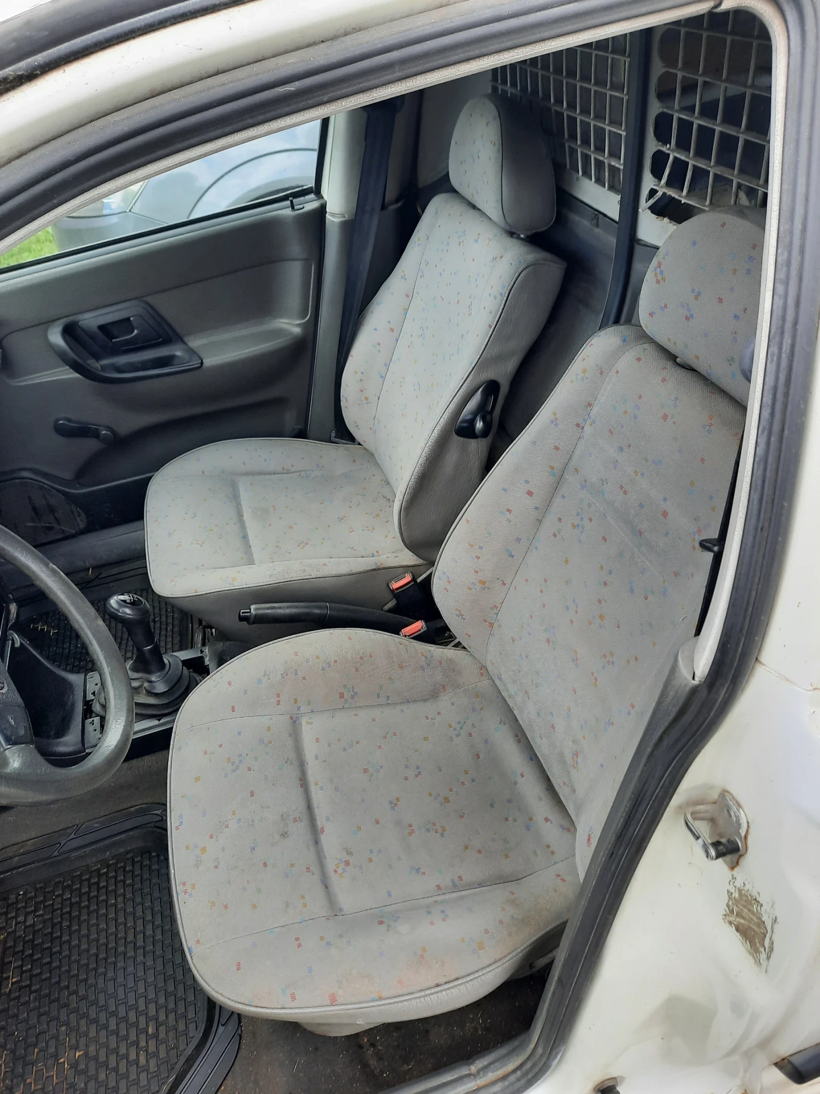 VW Caddy 1.9 SDI, снимка 3 - Автомобили и джипове - 54892716
