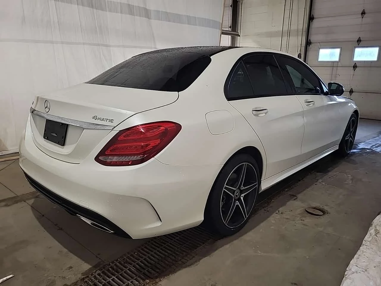 Mercedes-Benz C 300  | PANORAMA | 2 KEYS | AVTOKREDIT , снимка 4 - Автомобили и джипове - 54943982