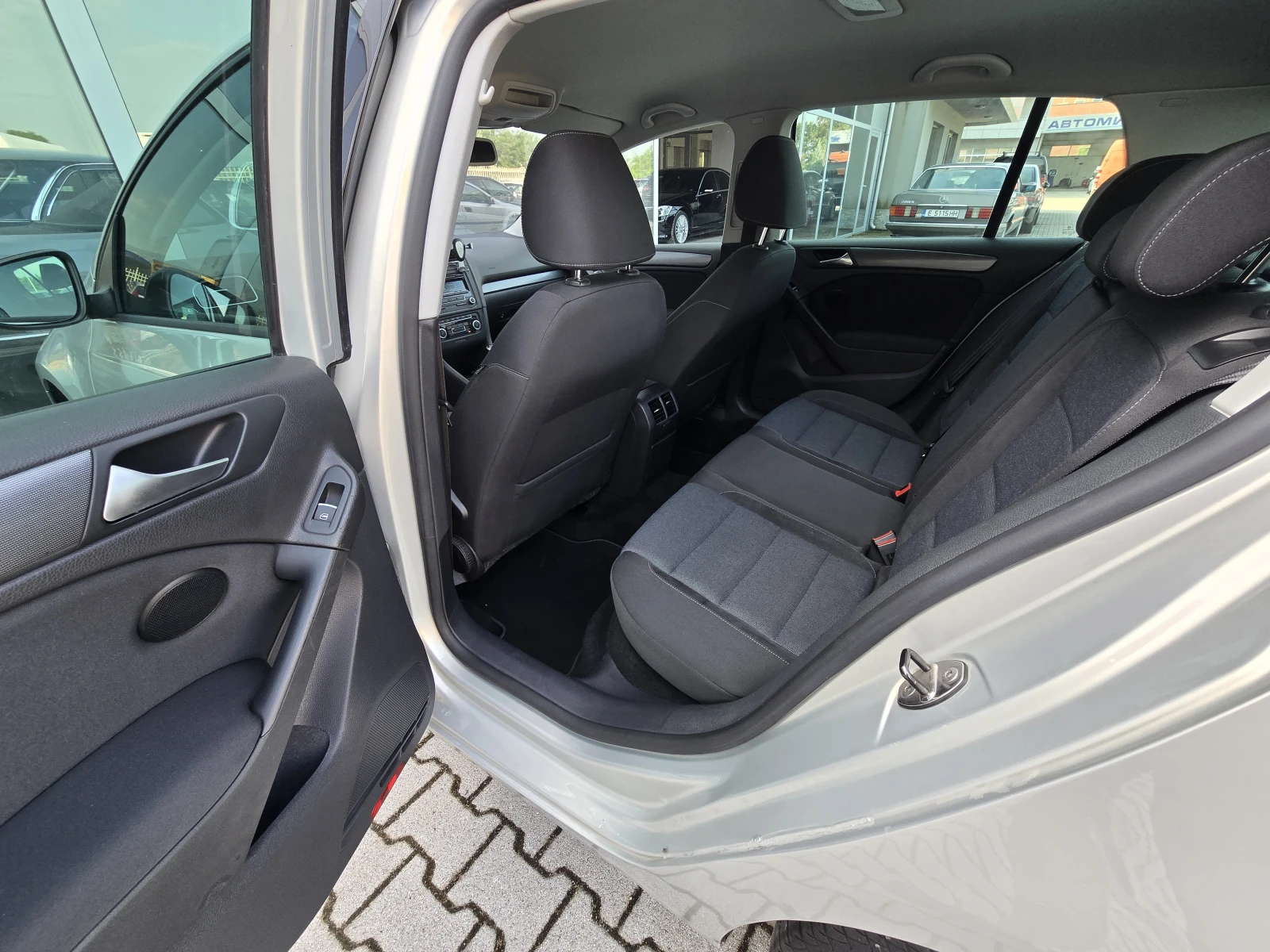 VW Golf STYLE !!, снимка 12 - Автомобили и джипове - 55253590