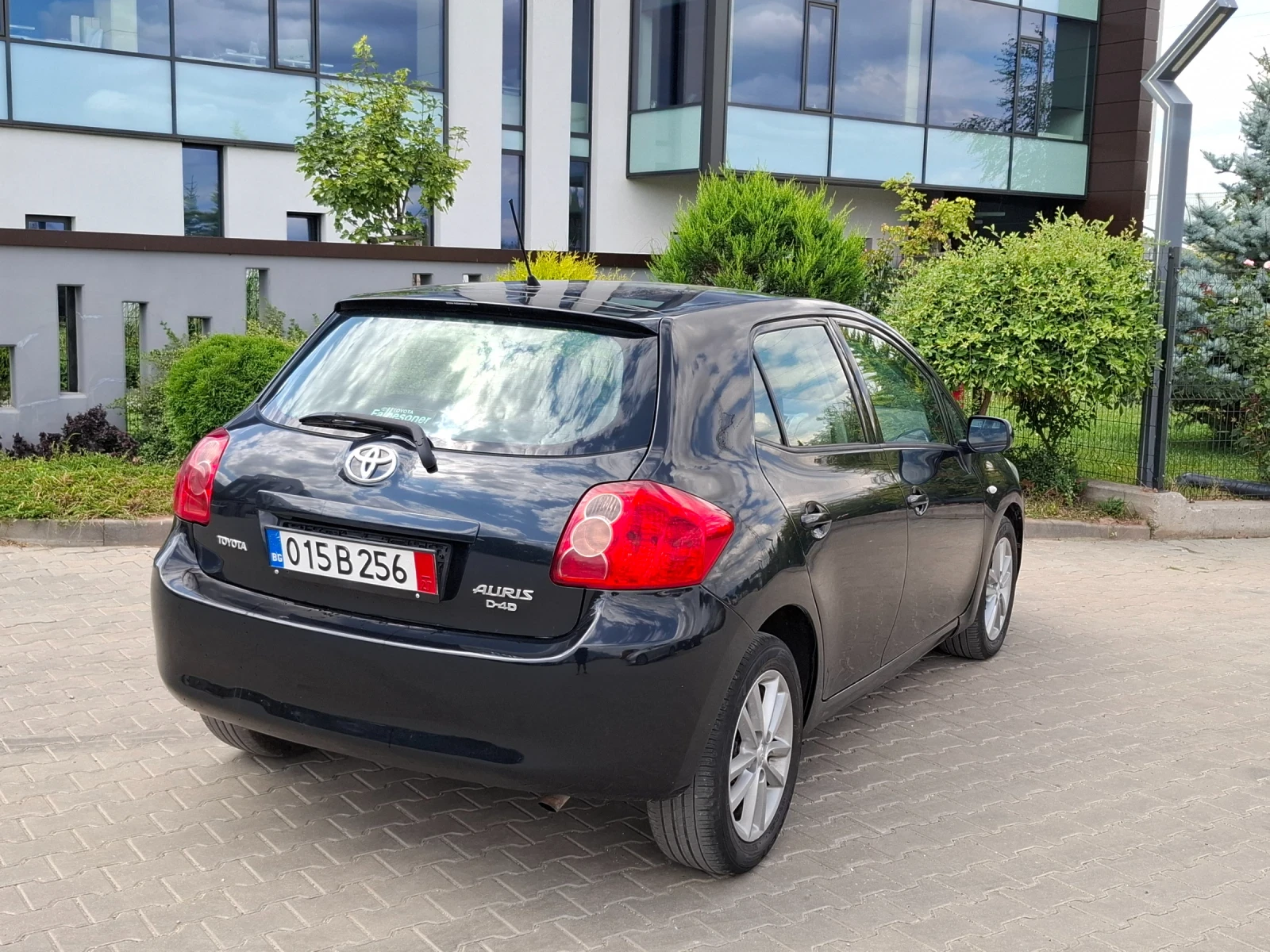 Toyota Auris 1.4D4D* (90кс)* FACELIFT* НОВ ВНОС* , снимка 15 - Автомобили и джипове - 55395687