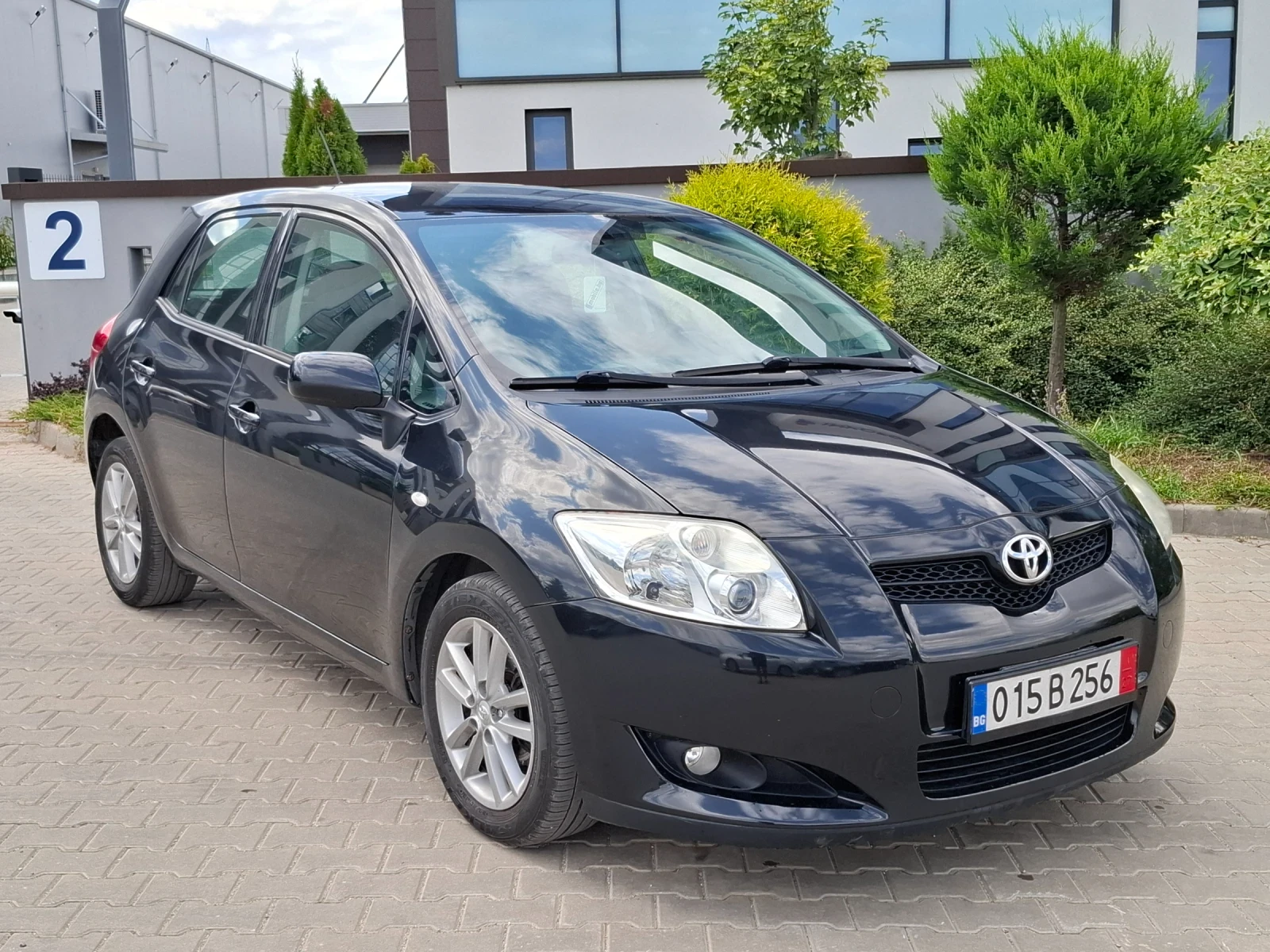 Toyota Auris 1.4D4D* (90кс)* FACELIFT* НОВ ВНОС* , снимка 10 - Автомобили и джипове - 55395687
