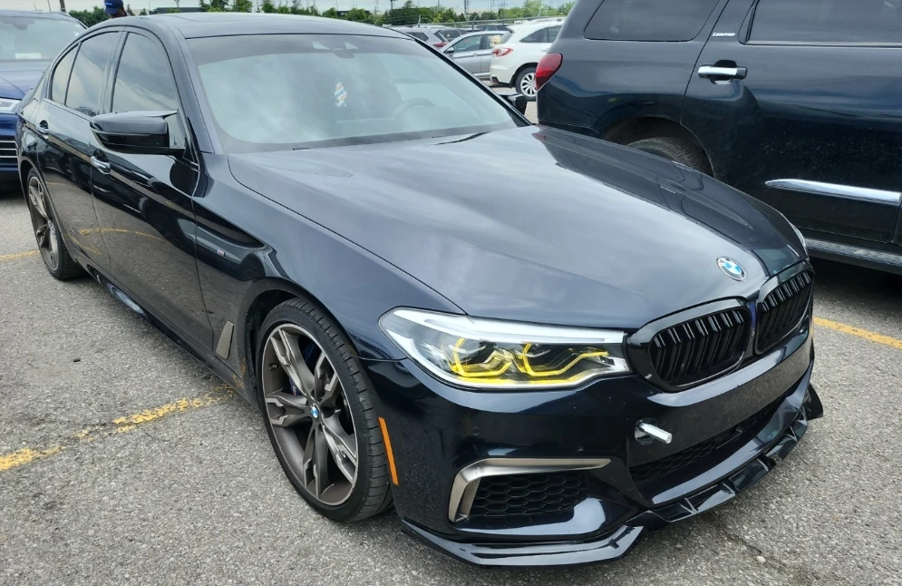BMW 550 * M550I XDRIVE* Обдух* HUD* 360* HARMAN* Шибедах* , снимка 4 - Автомобили и джипове - 55463715