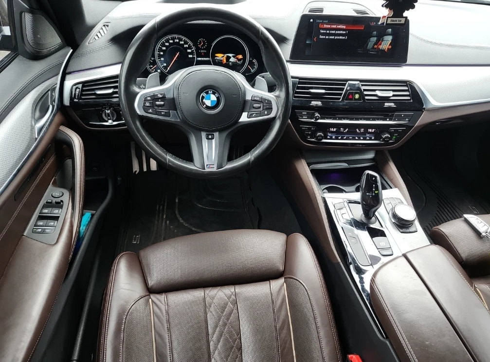 BMW 550 * M550I XDRIVE* Обдух* HUD* 360* HARMAN* Шибедах* , снимка 7 - Автомобили и джипове - 55463715