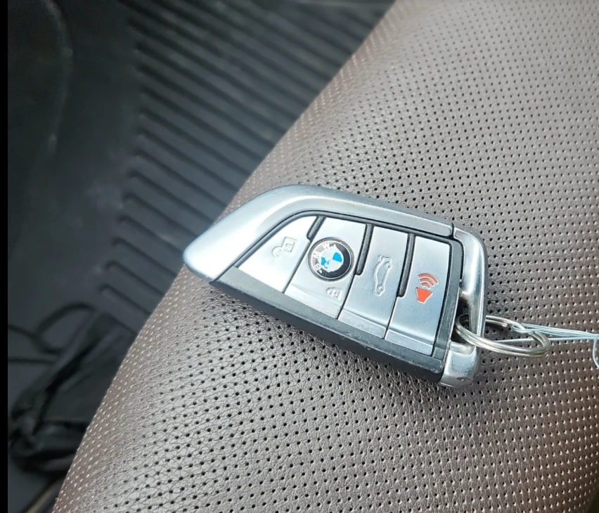 BMW 550 * M550I XDRIVE* Обдух* HUD* 360* HARMAN* Шибедах* , снимка 12 - Автомобили и джипове - 55463715