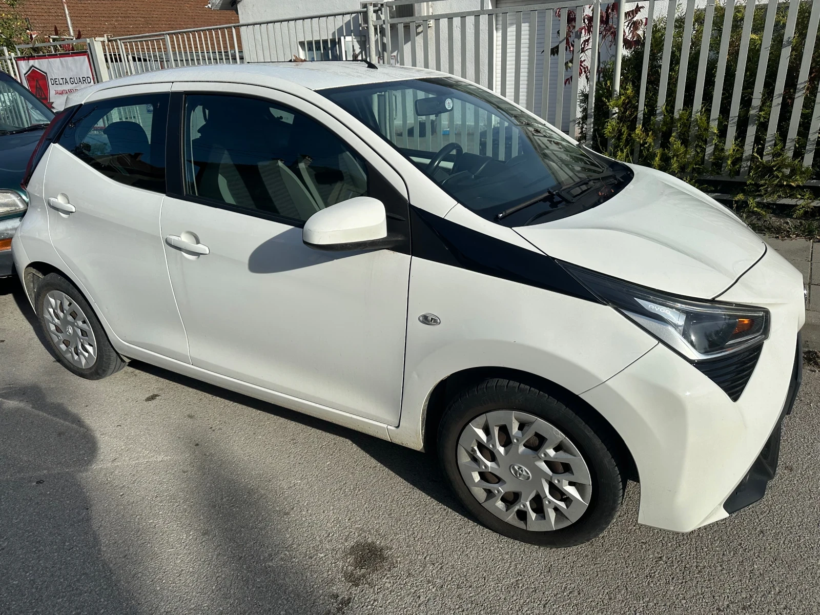 Toyota Aygo, снимка 2 - Автомобили и джипове - 56575976