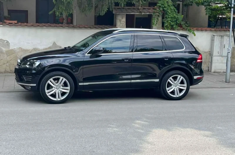 VW Touareg, снимка 3 - Автомобили и джипове - 48383450