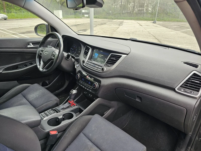 Hyundai Tucson 1.7 CRDI АВТОМАТ , снимка 11 - Автомобили и джипове - 52505475