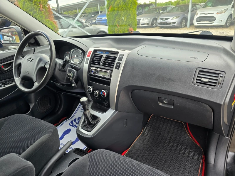 Hyundai Tucson 2.0 БЕНЗИН ! ! РЕАЛНИ КИЛОМЕТРИ ! ! КЛИМАТИК, снимка 9 - Автомобили и джипове - 50827356