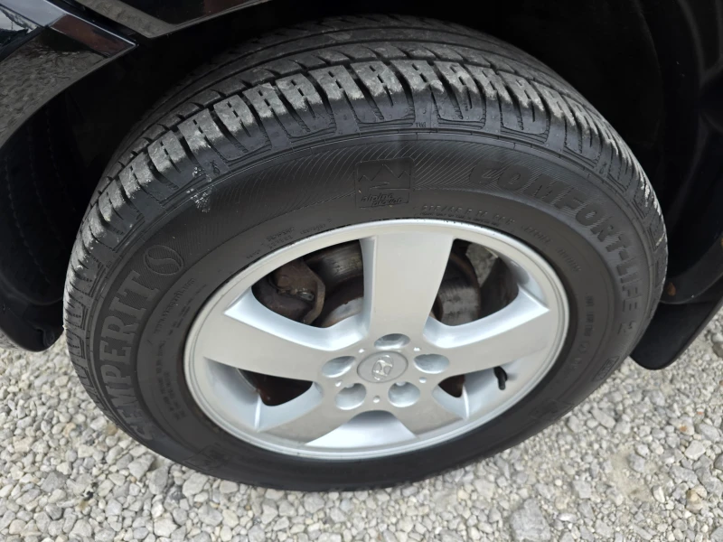 Hyundai Tucson 2.0 БЕНЗИН ! ! РЕАЛНИ КИЛОМЕТРИ ! ! КЛИМАТИК, снимка 16 - Автомобили и джипове - 50827356