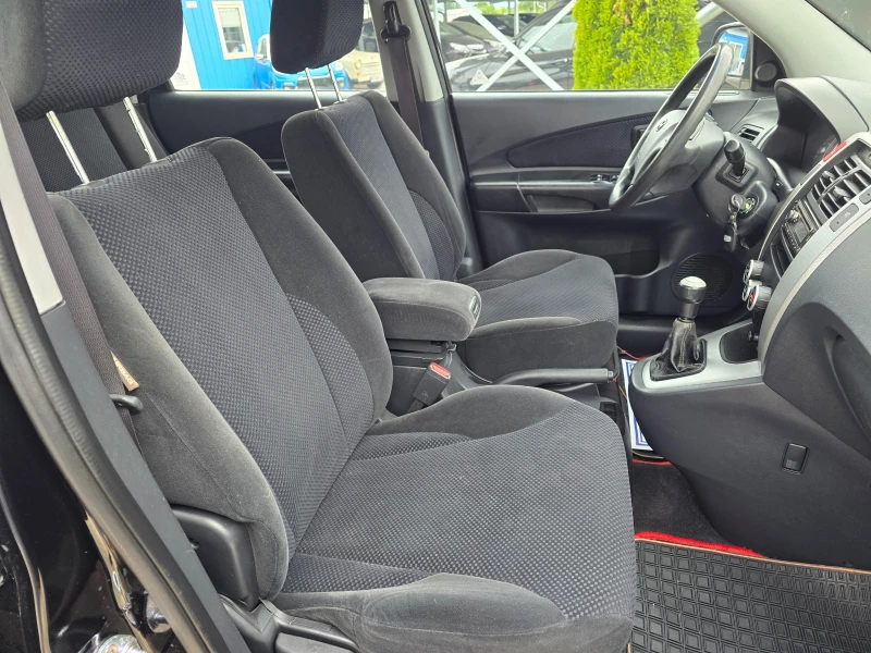 Hyundai Tucson 2.0 БЕНЗИН ! ! РЕАЛНИ КИЛОМЕТРИ ! ! КЛИМАТИК, снимка 10 - Автомобили и джипове - 50827356