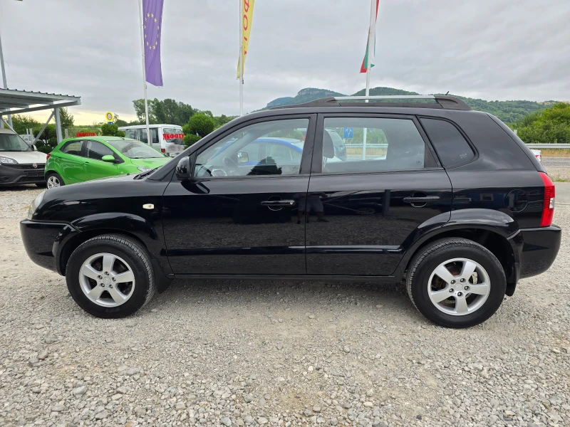 Hyundai Tucson 2.0 БЕНЗИН ! ! РЕАЛНИ КИЛОМЕТРИ ! ! КЛИМАТИК, снимка 2 - Автомобили и джипове - 50827356