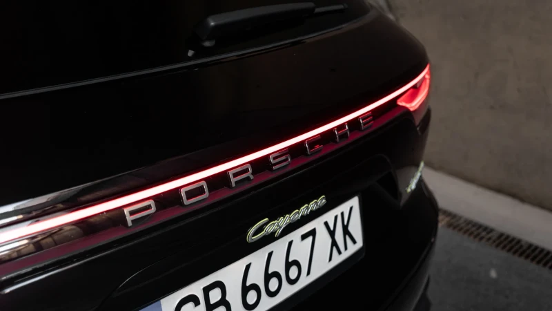 Porsche Cayenne E-Hybrid , снимка 11 - Автомобили и джипове - 52657436