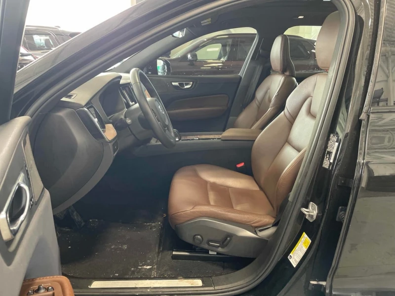 Volvo XC60 * Plus Dark Theme * CARFAX * 2 КЛЮЧА * ПОДГРЕВИ, снимка 10 - Автомобили и джипове - 53252723