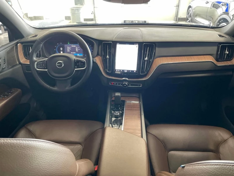 Volvo XC60 * Plus Dark Theme * CARFAX * 2 КЛЮЧА * ПОДГРЕВИ, снимка 9 - Автомобили и джипове - 53252723