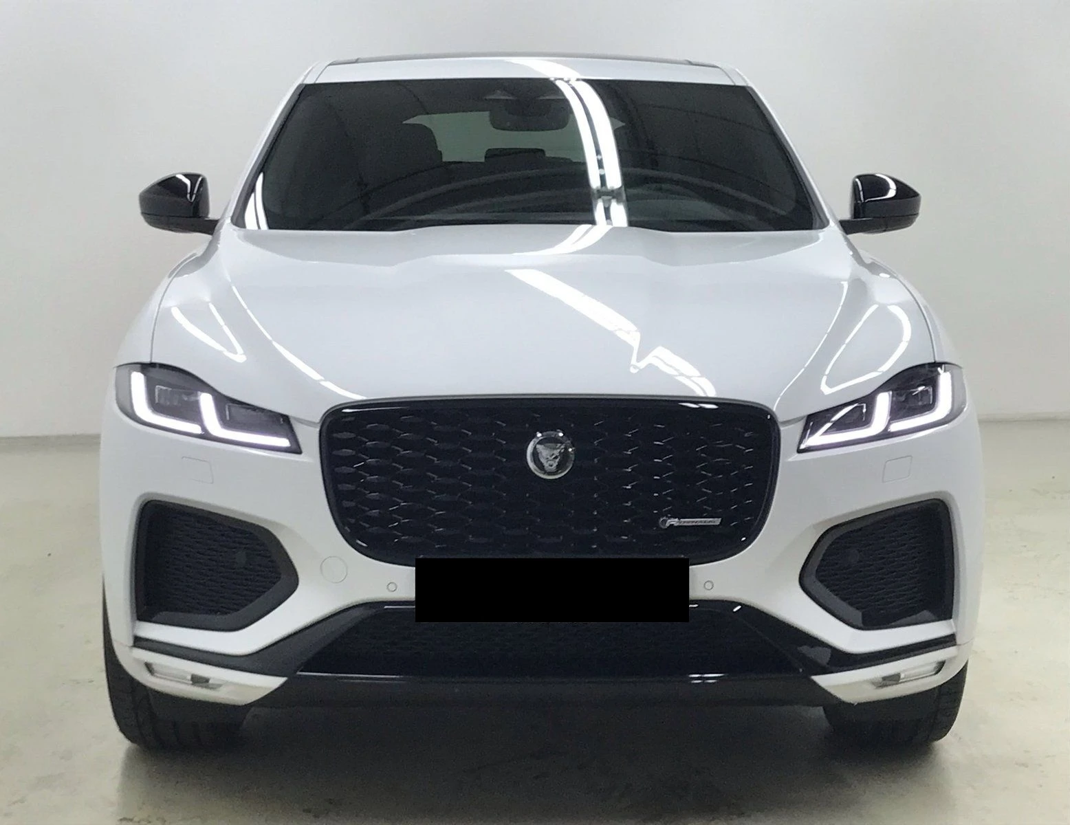 Jaguar F-PACE D200 AWD = NEW= R-Dynamic SE Гаранция - [1] 