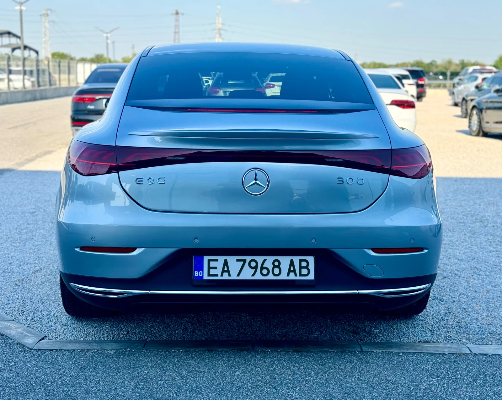 Mercedes-Benz EQE  - изображение 5