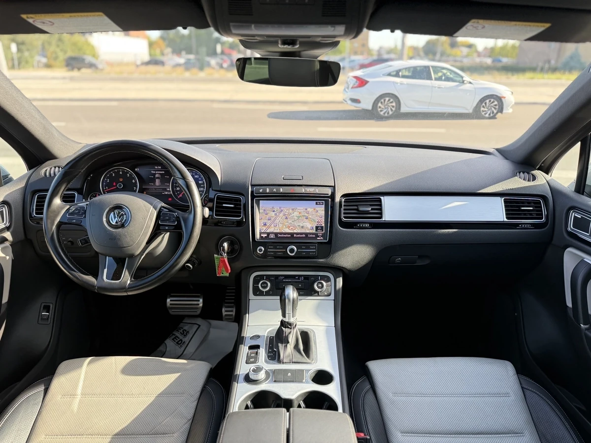 VW Touareg 3.6 V6 / PANO / DYNAUDIO / WOLFSBURG Edition - изображение 5