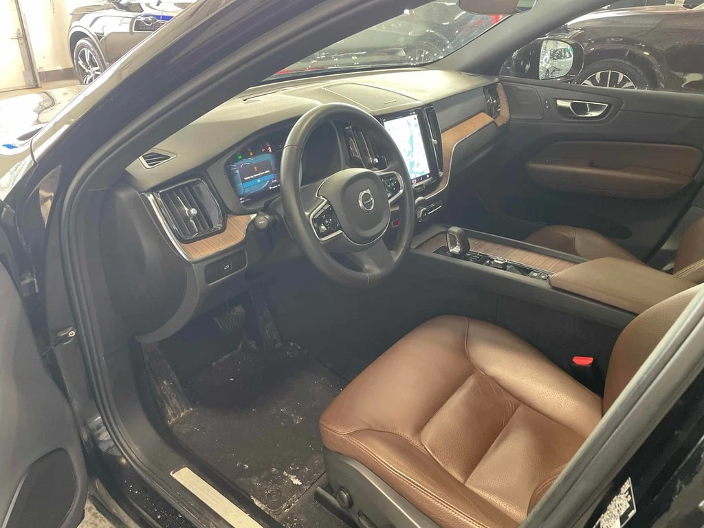 Volvo XC60 * Plus Dark Theme * CARFAX * 2 КЛЮЧА * ПОДГРЕВИ - изображение 5