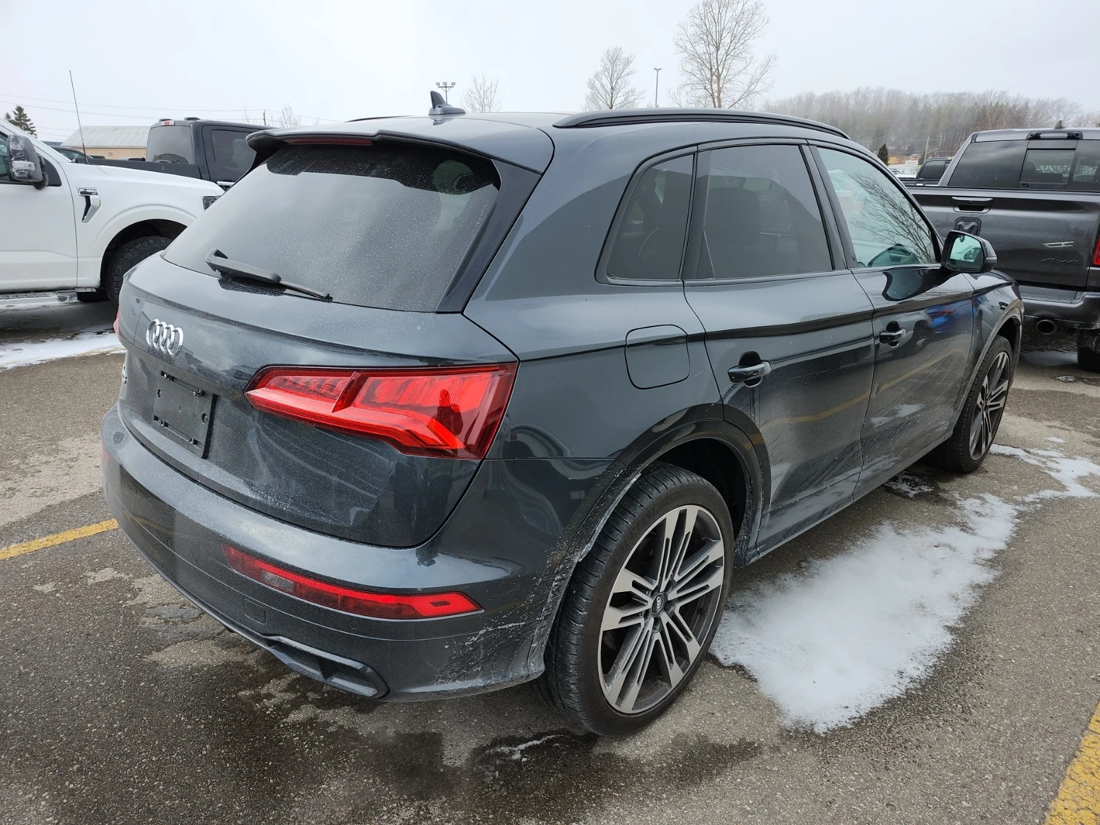 Audi SQ5 TECHNIK * * CARFAX * * АВТО КРЕДИТ * * , снимка 3 - Автомобили и джипове - 53930117