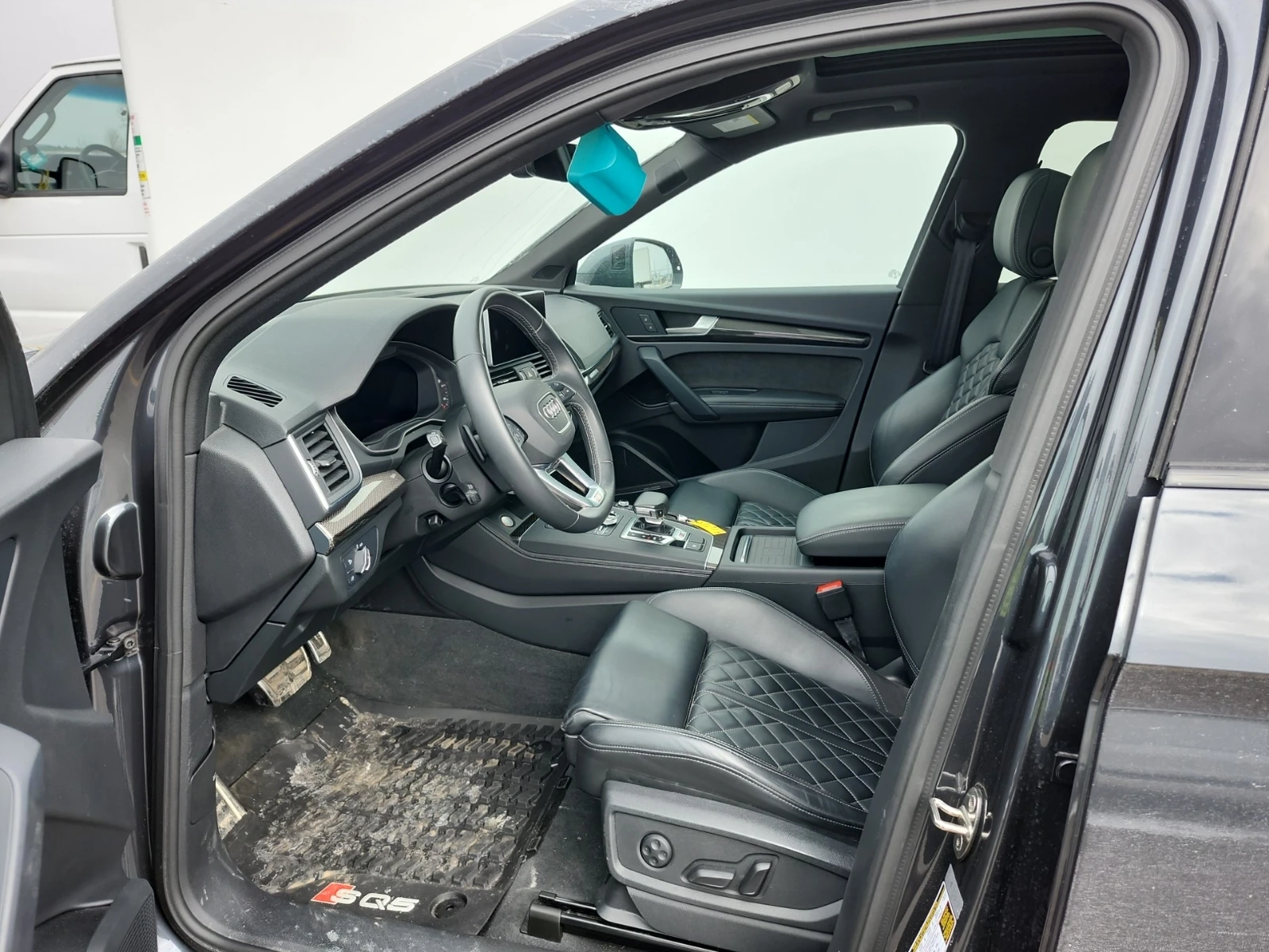 Audi SQ5 TECHNIK * * CARFAX * * АВТО КРЕДИТ * * , снимка 8 - Автомобили и джипове - 53930117