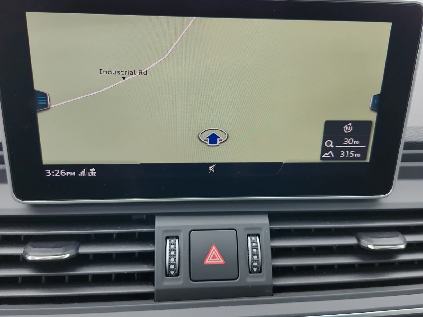 Audi SQ5 TECHNIK * * CARFAX * * АВТО КРЕДИТ * * , снимка 12 - Автомобили и джипове - 53930117