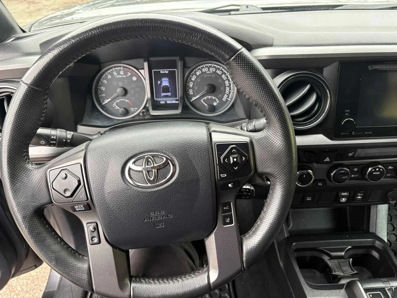 Toyota Tacoma * TRD * ПОДГРЕВ* KEYLESS* , снимка 8 - Автомобили и джипове - 54103323
