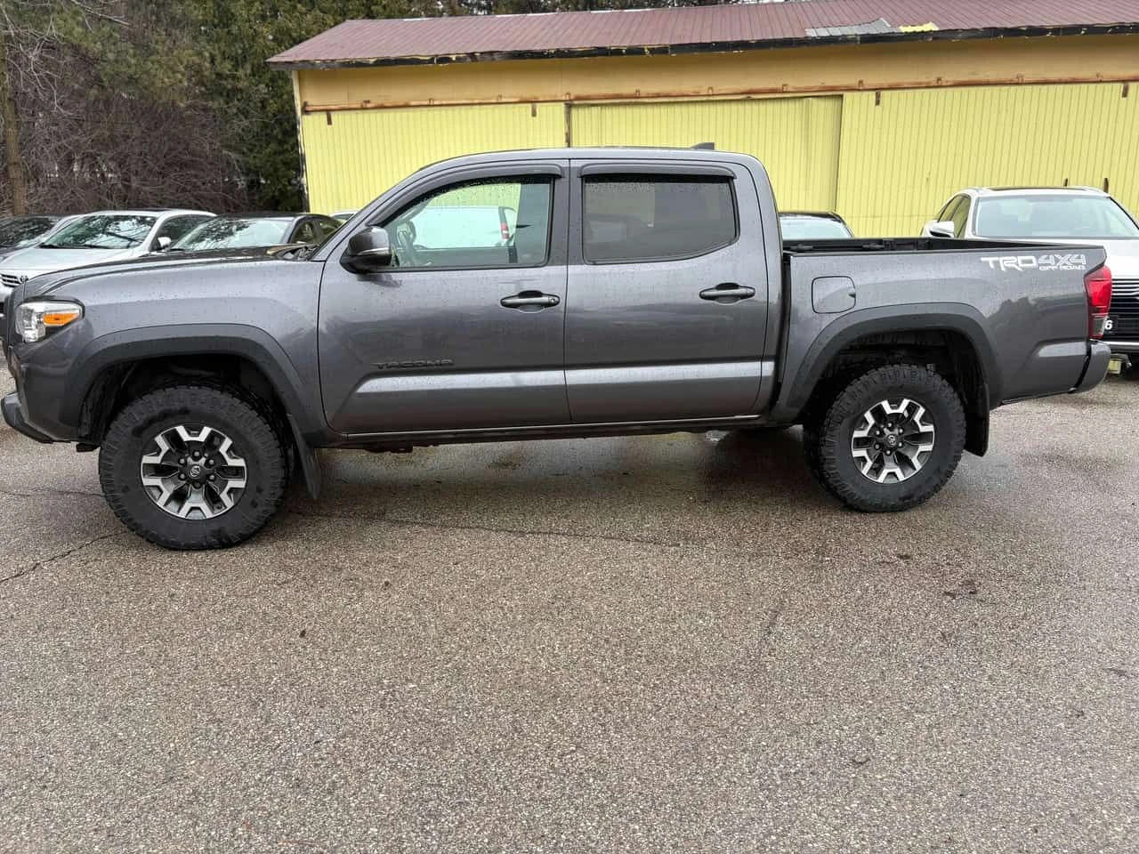 Toyota Tacoma * TRD * ПОДГРЕВ* KEYLESS* , снимка 2 - Автомобили и джипове - 54103323
