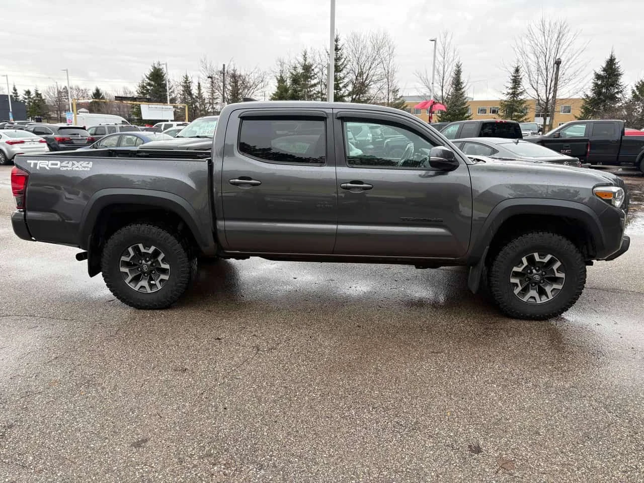 Toyota Tacoma * TRD * ПОДГРЕВ* KEYLESS* , снимка 3 - Автомобили и джипове - 54103323