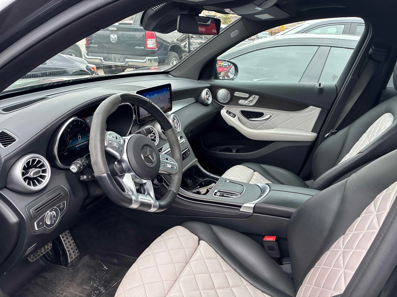 Mercedes-Benz GLC 43 AMG AMG * ДИГИТАЛНО ТАБЛО * ПОДГРЕВ * BURMESTER * , снимка 4 - Автомобили и джипове - 54139128